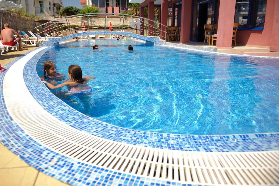Hotel Nadia プリモルスコ エクステリア 写真